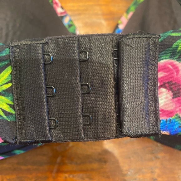 Victoria’s Secret So Obsessed Smooth Wireless Push-Up Bra Size 36DD - Picture 9 of 12